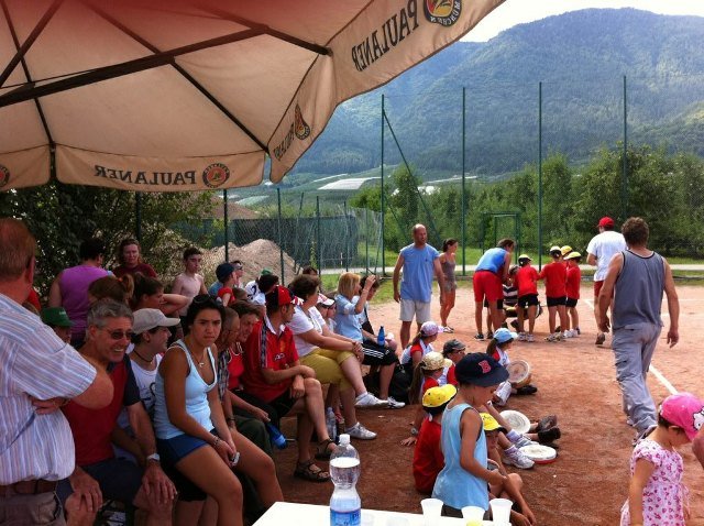 meeting internazionale giovanile a bordo campo